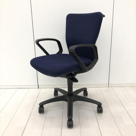 【中古】カロッツァチェア  オカムラ（okamura） 肘付ローバックチェア