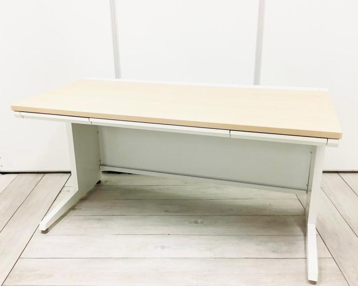 ☆W1400×D800mm！【広々としたワークスペースで作業効率アップ！】■オカムラ　アドバンスシリーズ　平デスク　ナチュラル木目カラー【Okamura　ADVANCE】
                        アドバンス
                                    中古
            