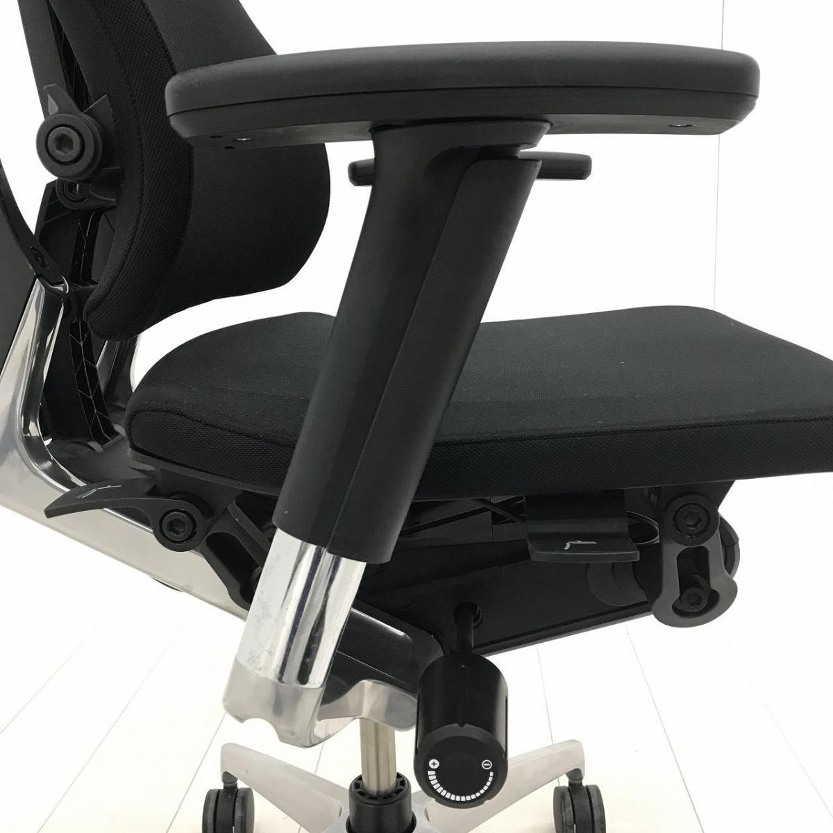 イトーキ　スピーナチェア　可動肘置き付き　事務椅子　黒『良品中古』　【リサイクルショップサルフ】 イトーキ スピーナチェア 可動肘置き付き 事務椅子 黒『良品中古