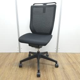 イトーキ製　ミレッザ　ブラック　ブラックフレーム　肘無し　ハイバック　背面メッシュ　ハンガー付　背面メッシュの人気ミドルクラスチェア！　執務室用にも会議室用にもおすすめ！　肘無しハイバックチェア！！