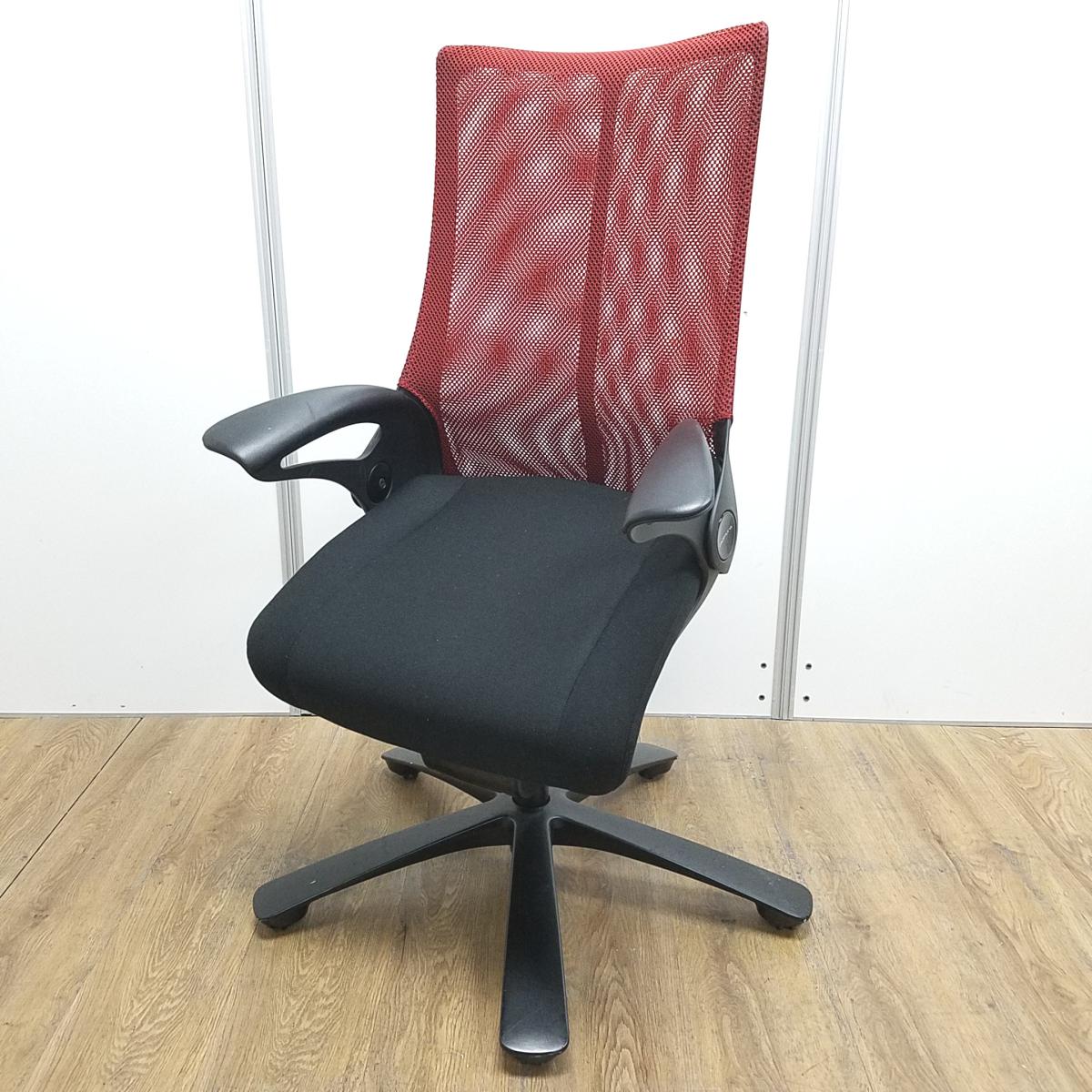 ★オカムラ製　レオパード（leopard）　レッド　ブラックフレーム　肘付き　ハイバック　背面メッシュ　包み込まれる座り心地ゆりかご！　自宅用にもおすすめ！　ロボットテクノロジーから生まれた次世代コンフォートシーティング！　肘付きハイバックチェア！！
                        レオパード
                                    中古
            