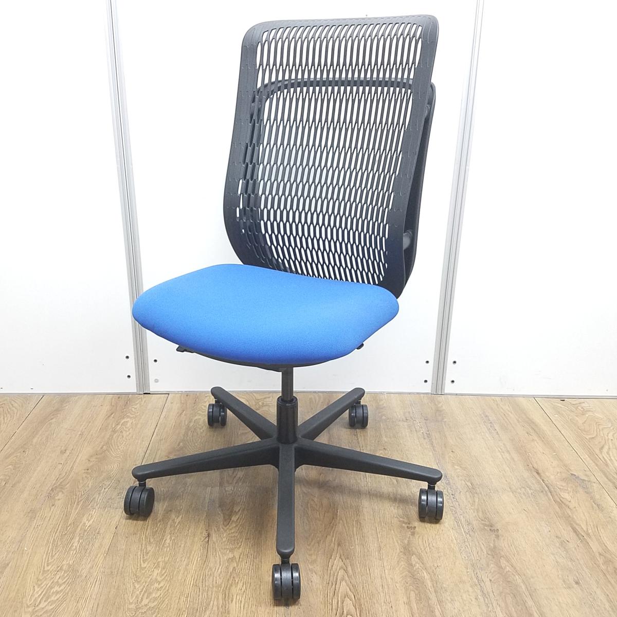 ★【新型丸レバー】ウチダ製　AJ　ブルー　肘無し　ハイバック　背面樹脂メッシュ　背面：ブラック/座面：ブルー樹脂製　背面の珍しいチェア！　肘無しハイバックチェア！！
                        AJチェア
                                    中古
            