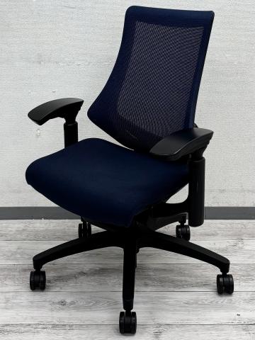 【中古】エフメッシュ  イトーキ（ITOKI） 肘付ハイバックチェア