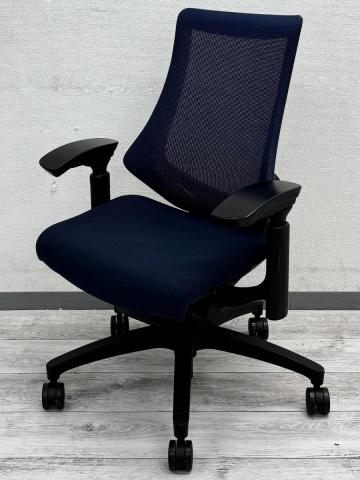 【中古】エフメッシュ  イトーキ（ITOKI） 肘付ハイバックチェア