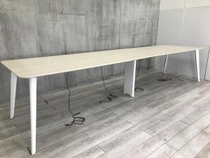 【幅4800㎜の広々テーブル！8名以上の会議におすすめ！】■オカムラ（okamura）製　ライブス（Lives Work Table）　ワークテーブル　ミーティングテーブル　会議テーブル　■W4800×D1200×H1000㎜　2枚天板　■天板：プライズウッドライト　■コンセント有り　■ナチュラル木目調天板 【ABW商材】【関東倉庫在庫品】【弊社使用欄：A01044869】