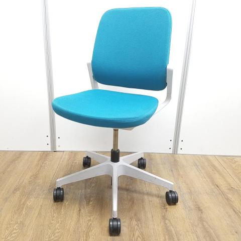 【中古】レヴィ  イトーキ（ITOKI） ミーティングチェア