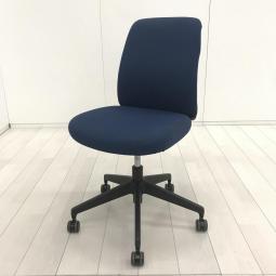 【カジュアルな空間になじむ、ベーシックなオフィスチェアが入荷！！】■コクヨ（KOKUYO）製　エルア（Elua）チェア　肘無　ローバック　クッションタイプ　■ブルー　【弊社使用欄：A01070165】