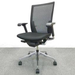 【4/20(月)入荷予定の商品となります!】【シャープかつシンプルなデザイン!大きな背面が体にフィット!通気性がよく長時間でも快適な高級チェア!】
■イトーキ (ITOKI) ヴェント (Vento)チェア 肘付きハイバック 背面メッシュ ■可動肘 ■ランバー付き ■ブラック