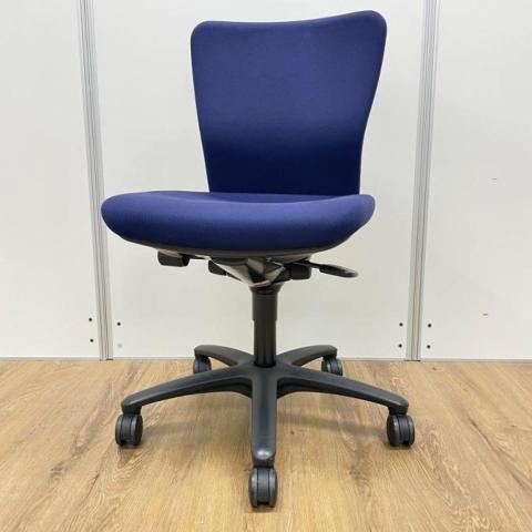 【中古】カロッツァチェア  オカムラ（okamura） 肘無ローバックチェア