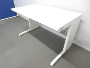 【使いやすさを追究したデザイン！】■イトーキ製　平デスク　W1200×D700×H720mm　ホワイト　引出無【ITOKI　CZR】