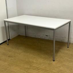 オカムラ　トレッセR　ミーティングテーブル　W1500×D800の4名様使用推奨のサイズ　ホワイト天板