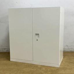 オカムラ　レクトライン　両開き書庫　シリンダー錠　鍵付き　ホワイト　高さがH950とコンパクト目なサイズ感