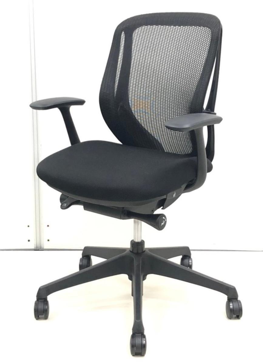 【三次元曲面で快適フィット！新感覚のシーティング！】■オカムラ　シルフィーチェア　肘付　ブラック　■背もたれのカーブを2段階調整できる！【Okamrua　Sylphy】★584956
                        シルフィーメッシュ
                                    中古
            