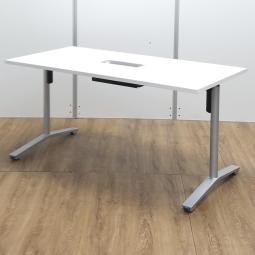 ★【T4】【T3】【商品入替のため、残り1台限り】【訳あり品：配線カバー不足】コクヨ製　ビエナ　ホワイト　W1500サイズ　W1500xD750xH720　配線口付(配線カバー不足)　T字キャスター脚　休憩室や工場などのリニューアルなどにもおすすめです！　人気のホワイト天板！　使い勝手の良い横幅1500タイプ！　2～4人での会議におすすめ！　ミーティングテーブル！！