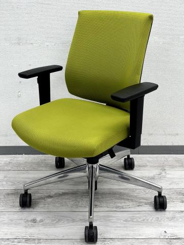 【中古】ウィザードチェア  コクヨ（KOKUYO） 肘付ローバックチェア