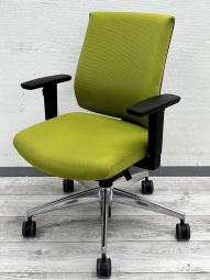 身体の動きに追従する極上のフィット感。空間を彩るグリーンカラー#岐阜市 #大垣市 #各務原市 #多治見市 #羽島市 #一宮市 #名古屋市 #春日井市 #小牧市 #四日市市 #三重県 #滋賀県