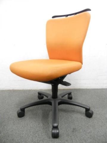 【中古】カロッツァチェア  オカムラ（okamura） 肘無ローバックチェア