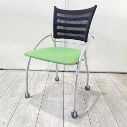 【オフィスを優しい雰囲気にする人気のグリーン×ブラックカラー！　休憩室や小会議室でのご使用におススメです！】■イトーキ(ITOKI)　プリエ２(plir2)　ネスティングチェア　■グリーン×ブラック