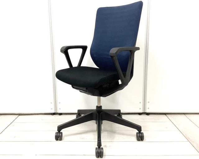 【中古】エピオスチェア KE-456JF-T1T1B2 イトーキ（ITOKI） 肘付ハイバックチェア