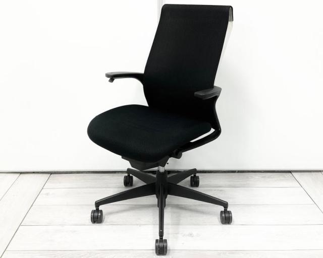 【中古】M4 樹脂  コクヨ（KOKUYO） 肘付ハイバックチェア