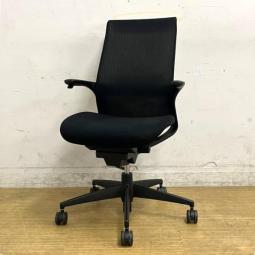 コクヨ　M4　ブラック　クロス：ブラック×シェル：ホワイト　コートハンガー付き　固定肘　新感覚オフィスチェア　※シェル部分に強い日焼けあり