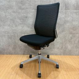オカムラ製のオフィスチェア【コーラル/ブラック】が入荷しました！＊福岡市で中古オフィス家具をお探しなら、オフィスバスターズ福岡南店へ！