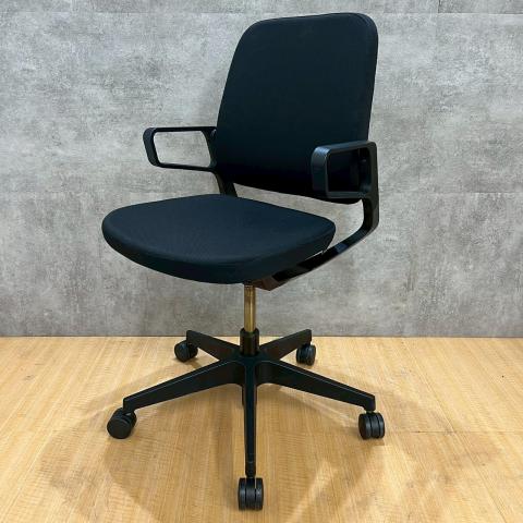 【中古】レヴィ KG-526PG-T1T1 イトーキ（ITOKI） 肘付ローバックチェア