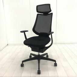 【腰痛対策として人気！座面が360°動く！唯一無二の可動域！】■コクヨ（KOKUYO）製　イング（ing）チェア　エクストラハイバック肘付　■固定肘　■バーチカルタイプ背面メッシュ　■ブラック