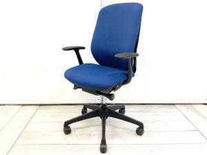 大人気シリーズ入荷！長時間作業に最適な高機能！包み込まれるクッション仕様！
 ■オカムラ/シルフィー/ブルー　固定肘