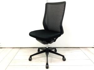 高品質オフィスチェア入荷！広い座面と背面が体を優しく支える
■オカムラ/コーラルメッシュ/ブラック