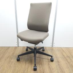 コクヨ製　ウィザード3　グレー　肘無し　ハイバック　ランバーサポート付　スタッフ一押し！　満足度の高いチェア！　納得の座り心地！　魔法のように売れ続けている定番のオフィスチェア！　肘無しハイバックチェア！！