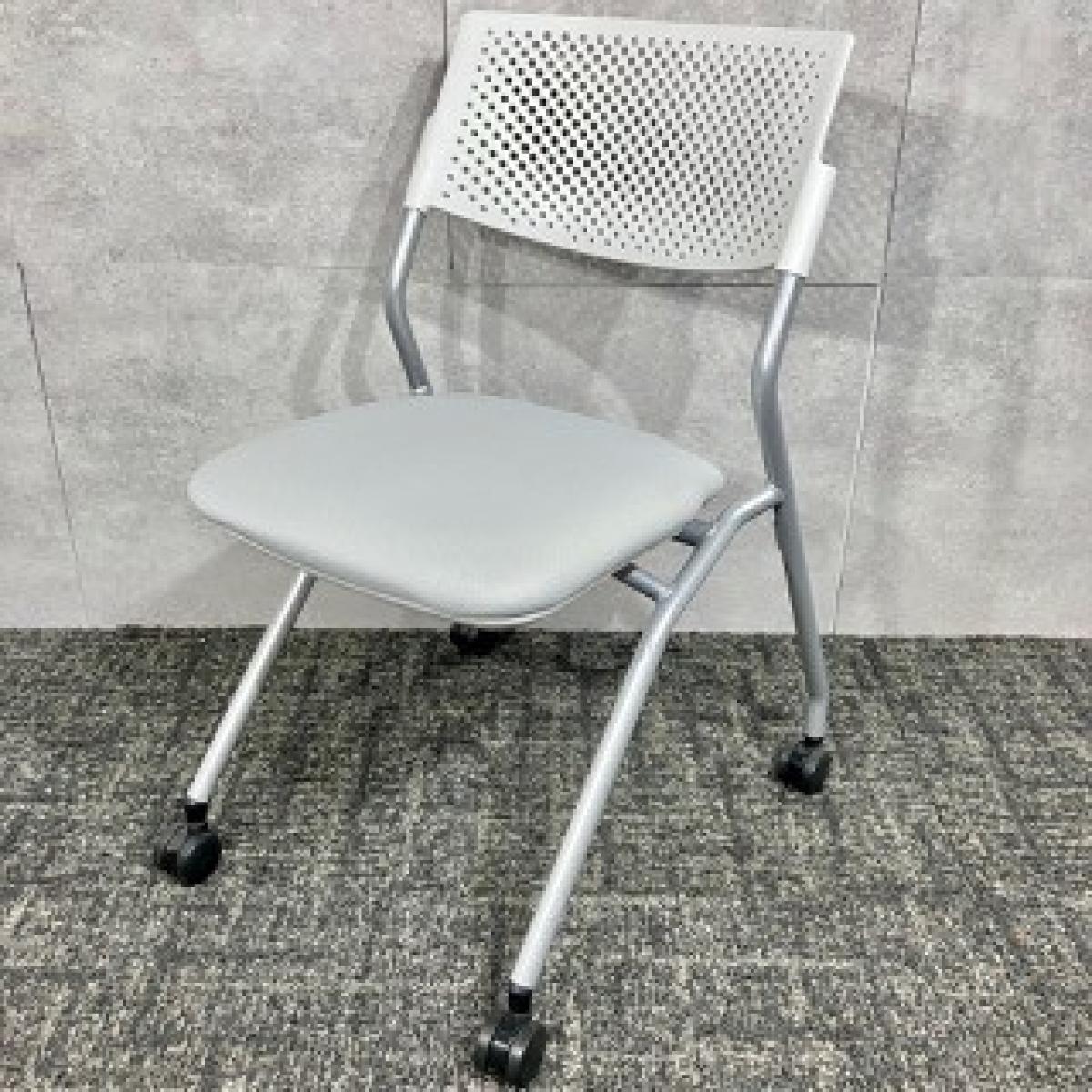 【コンパクト】【スタイリッシュ】【シンプル】　■内田洋行 FM-265　ネスティングチェア　/　グレー　/　　《オフィスバスターズ福岡博多店は、福岡を拠点として、日本全国へ中古オフィス用品・オフィス家具を提供しております》
                        FM-265シリーズ
                                    中古
            