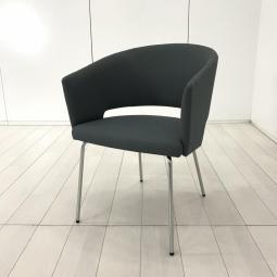 【ラウンジからミーティングシーンまで様々なシーンに対応！使い勝手抜群のミーティングチェア！】■オカムラ(okamura)製　8146シリーズ　ミーティングチェア　ラウンジチェア　クッションタイプ　■4本脚　■グレー