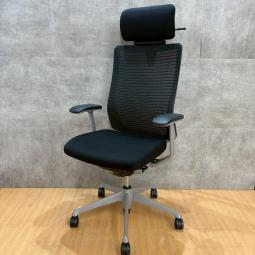 オカムラ製のオフィスチェア【コーラル/ブラック★ヘッドレスト付き】が入荷しました！＊福岡市で中古オフィス家具をお探しなら、オフィスバスターズ福岡南店へ！