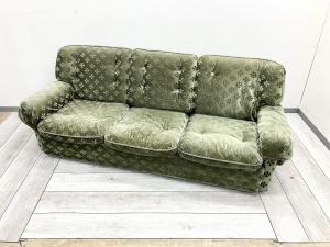 空間に気品を添える佇まい。ゆったり寛ぐ3人掛けソファ #岐阜市 #大垣市 #各務原市 #多治見市 #羽島市 #一宮市 #名古屋市 #春日井市 #小牧市 #四日市市 #三重県 #滋賀県