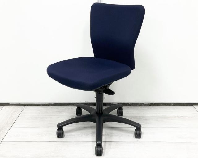 【中古】カロッツァチェア  オカムラ（okamura） 肘無ローバックチェア