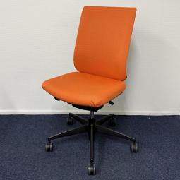 【オフィスの王道！納得の座り心地！魔法のように売れ続けている定番のオフィスチェア！】■コクヨ（KOKUYO）製　ウィザード（wizard）チェア　ハイバック　■肘無し　■オレンジ×ブラックシェル【T4】