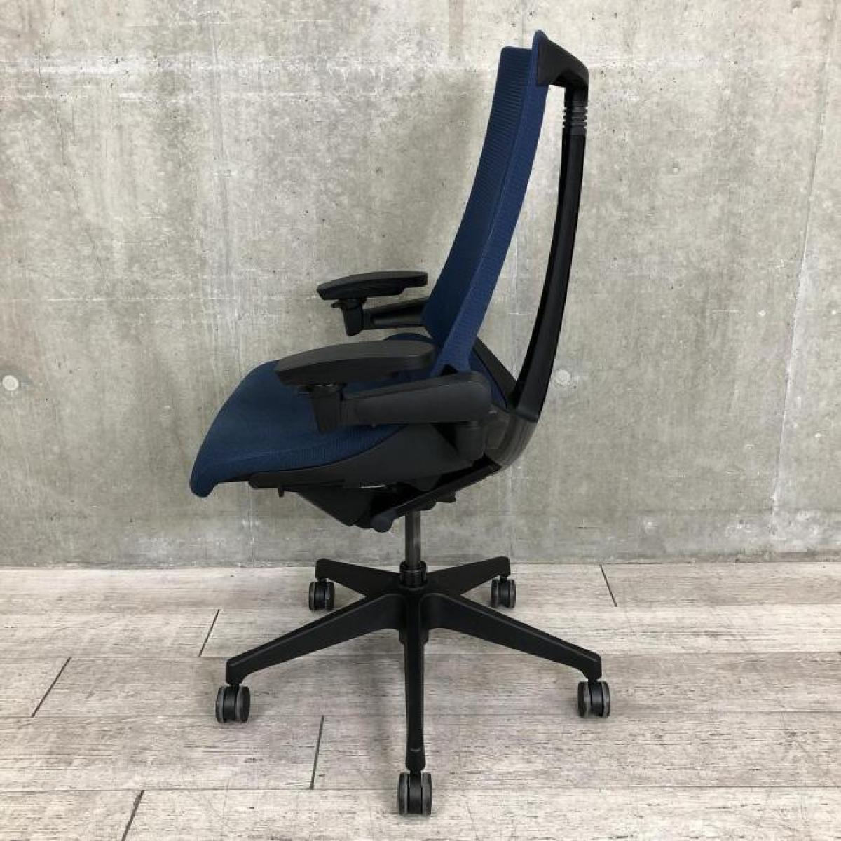 中古】アクト メッシュ 樹脂 KG-477JB-T1B2 イトーキ/ITOKI 肘付 