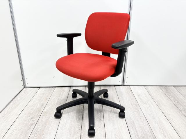 【中古】イーザチェア  コクヨ（KOKUYO） 肘付ローバックチェア