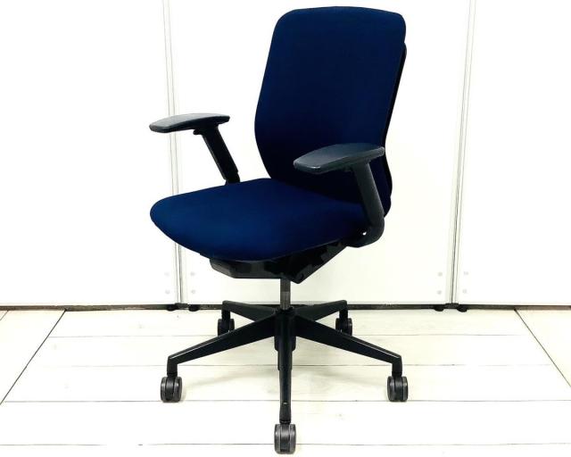 【中古】クレネ KRA-00C ウチダ（UCHIDA) 肘付ミドルバックチェア