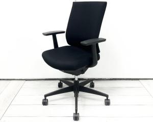 ワークチェア ブラックボディ アームレスト付 固定肘 ハンガーなし オススメ(おすすめ) 大人気 ・KOKUYO/コクヨ ・Wizard3/ウィザード3 ※横浜本店撮影画像※