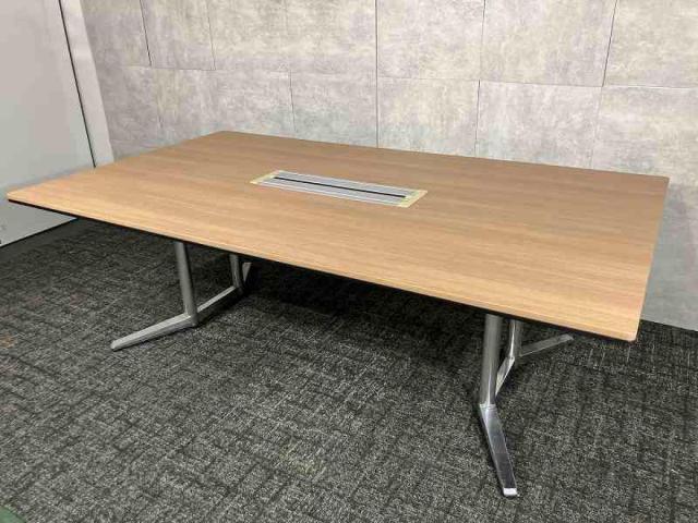 【中古】ラティオⅡ  オカムラ（okamura） ミーティングテーブル（会議机）