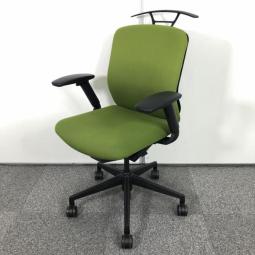【在庫入替品】【コスパ最強！しっかりクッション・調整機能も充実！】■ウチダ (UCHIDA)製　クレネチェア (KRENE)　肘付ミドルバック　■グラスグリーン　■可動肘　■ハンガー付【長時間のデスクワークにもオススメ！】【T4】