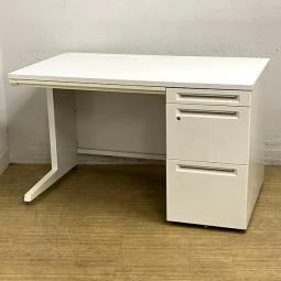 オカムラ　アドバンス　片袖机　ホワイト　鍵付き　シリンダー錠　定番で使いやすいW1200サイズ　※部材欠け・日焼けが散見されます