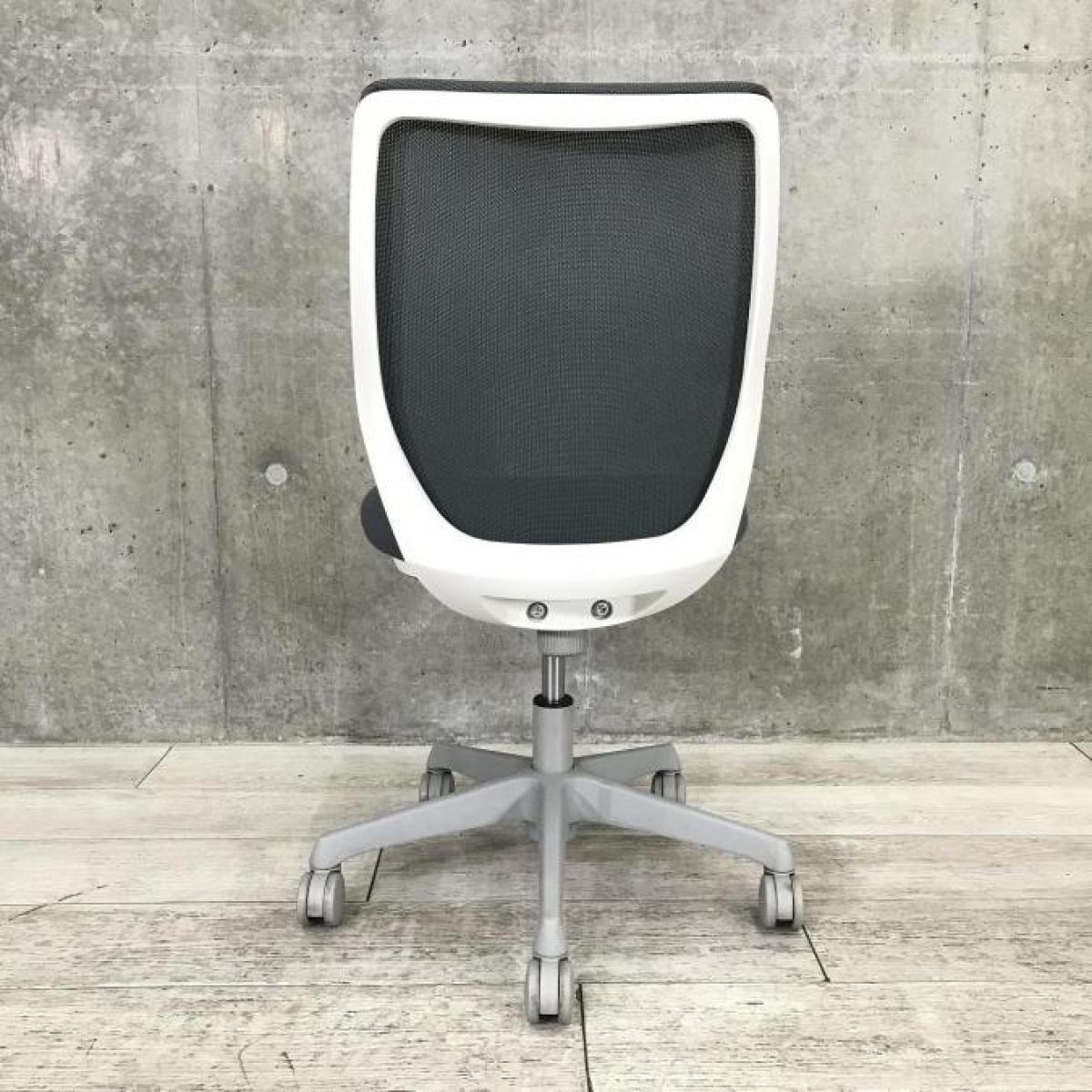 中古】CG-M メッシュ オカムラ/okamura 肘無ローバックチェア 585623 