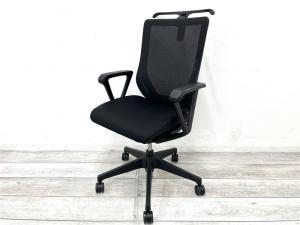 【定価約18万円】【どんな体格の方にも自動でロッキングを調整！快適な座り心地で疲労軽減！快適な座り心地のチェア！】■イトーキ　ミレッザチェア　■肘付ハイバックチェア　■ブラック　■コートハンガー付き　■固定肘
