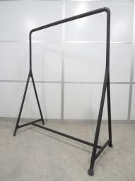 【多人数でのご利用にオススメの大型タイプ！】■コートハンガー　W1170mm　ブラック　■幅広タイプのハンガーラック　ジャケットハンガー