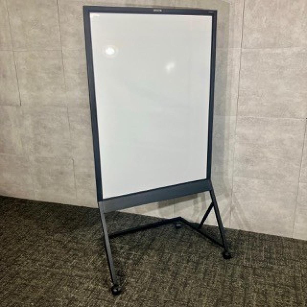 【オカムラ製の自立式ホワイトボード】《オフィスバスターズ福岡博多店は、福岡を拠点として、日本全国へ中古オフィス用品・オフィス家具を提供しております》
                        その他シリーズ
                                    中古
            