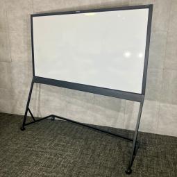 【オカムラ製の自立式ホワイトボード】《オフィスバスターズ福岡博多店は、福岡を拠点として、日本全国へ中古オフィス用品・オフィス家具を提供しております》