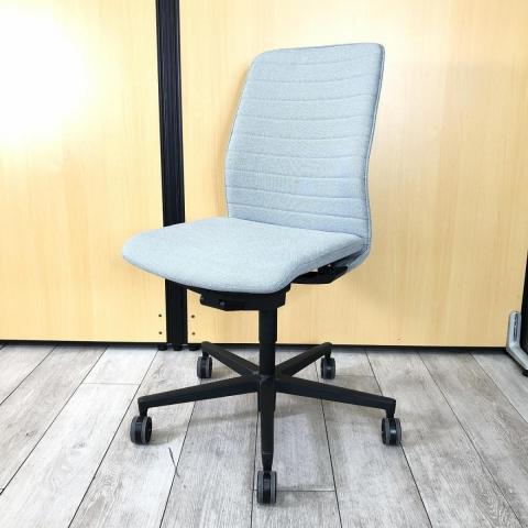 【中古】ファブレ クッション C01S-102-B コクヨ（KOKUYO） 肘無ローバックチェア